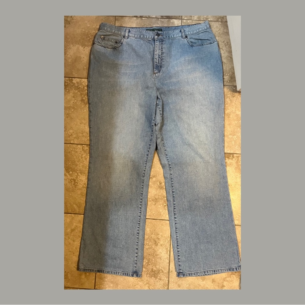 NWT Ralph Lauren - SIZE 18W
Lauren Jeans Co. Blue Jeans.